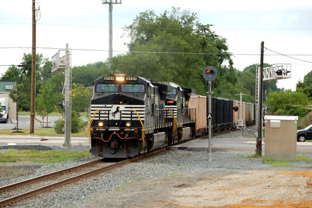 NS 12G at Boyds Crossing